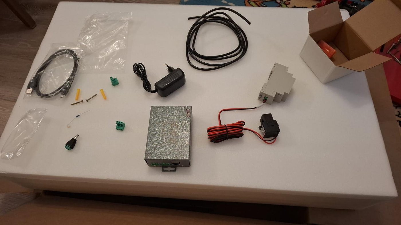 Contenuto kit Magic Box: meter e pinza TA inclusi